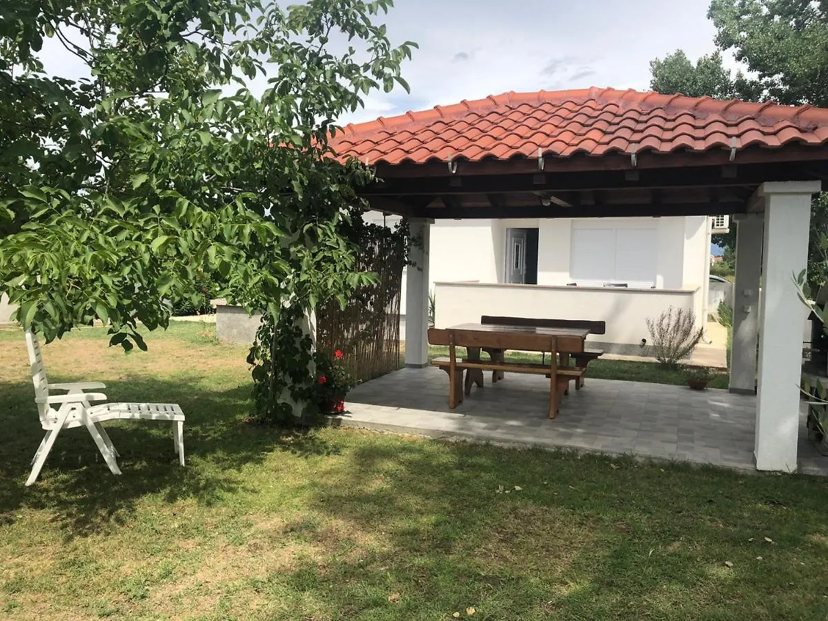 Holiday Home Visnja Нин