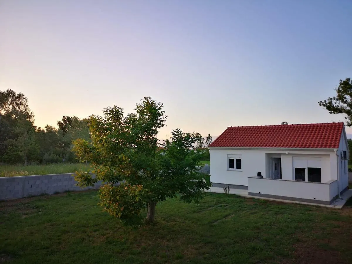 Holiday Home Visnja Нин